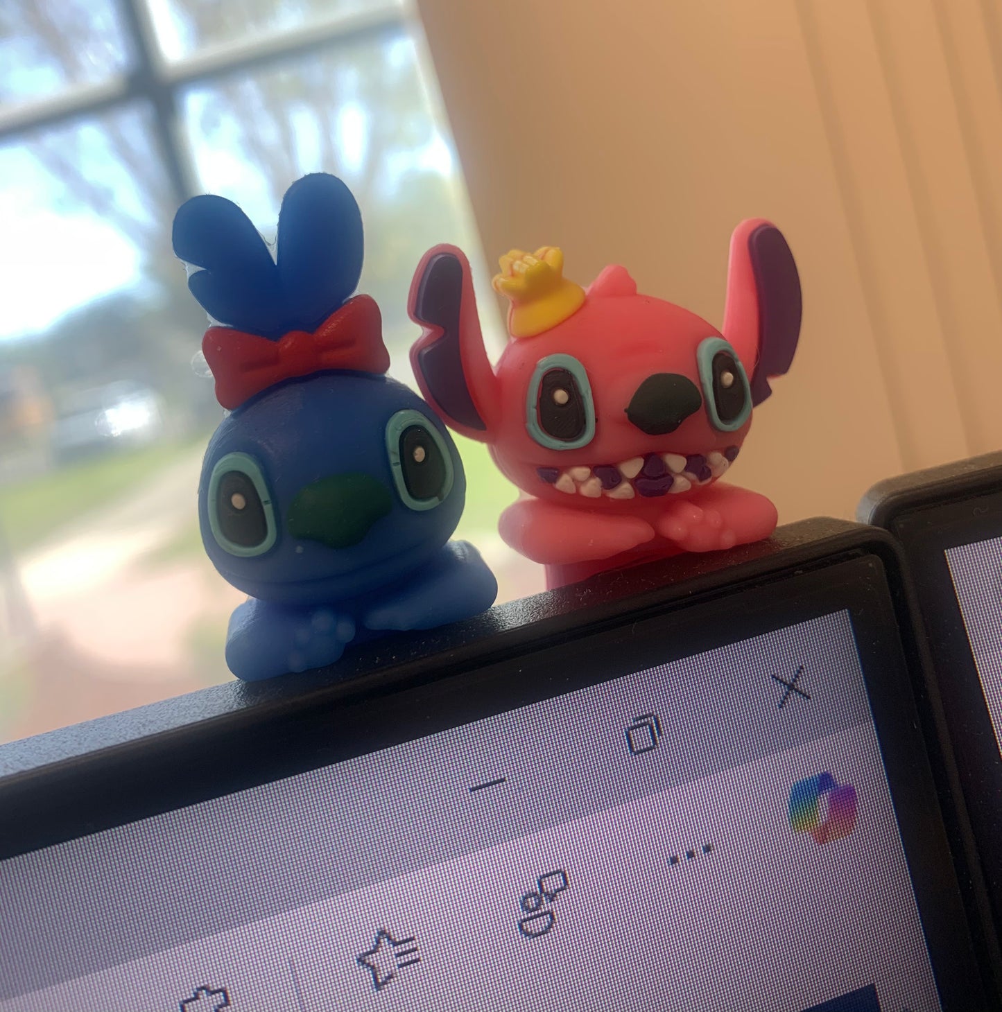 Decorative mini figures